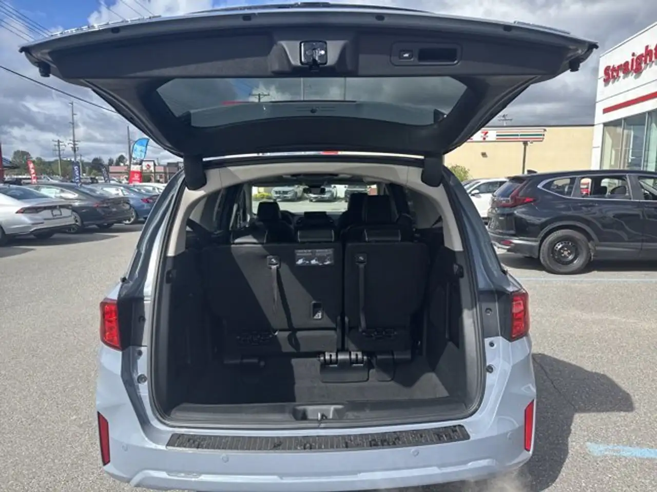 Honda Odyssey снимка Honda Odyssey
