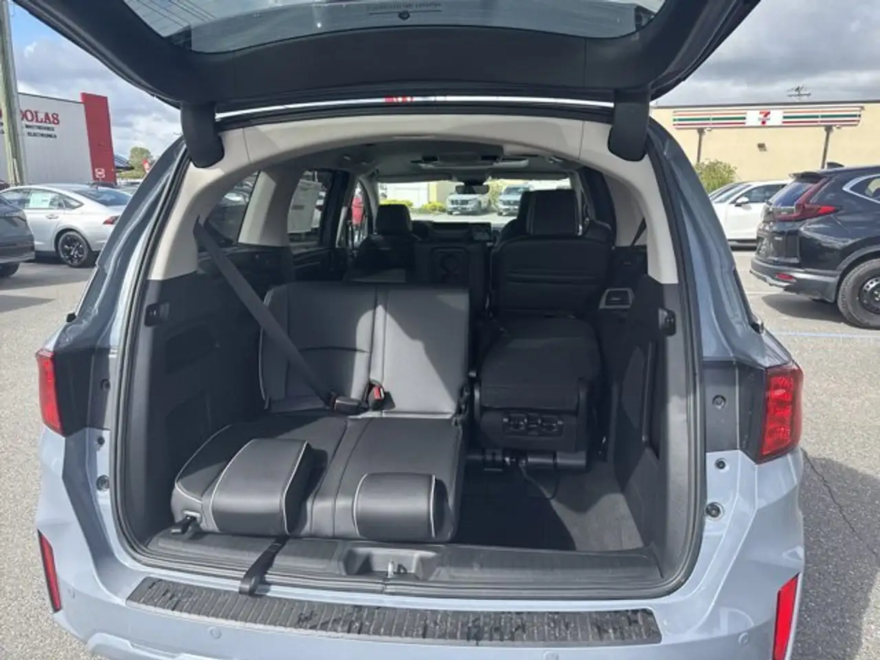 Honda Odyssey снимка Honda Odyssey