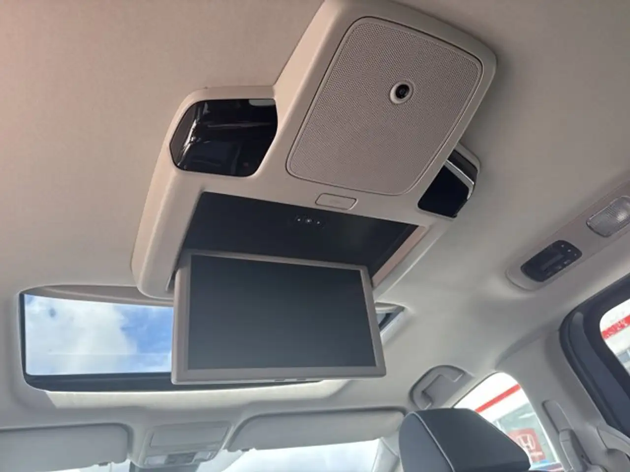 Honda Odyssey снимка Honda Odyssey