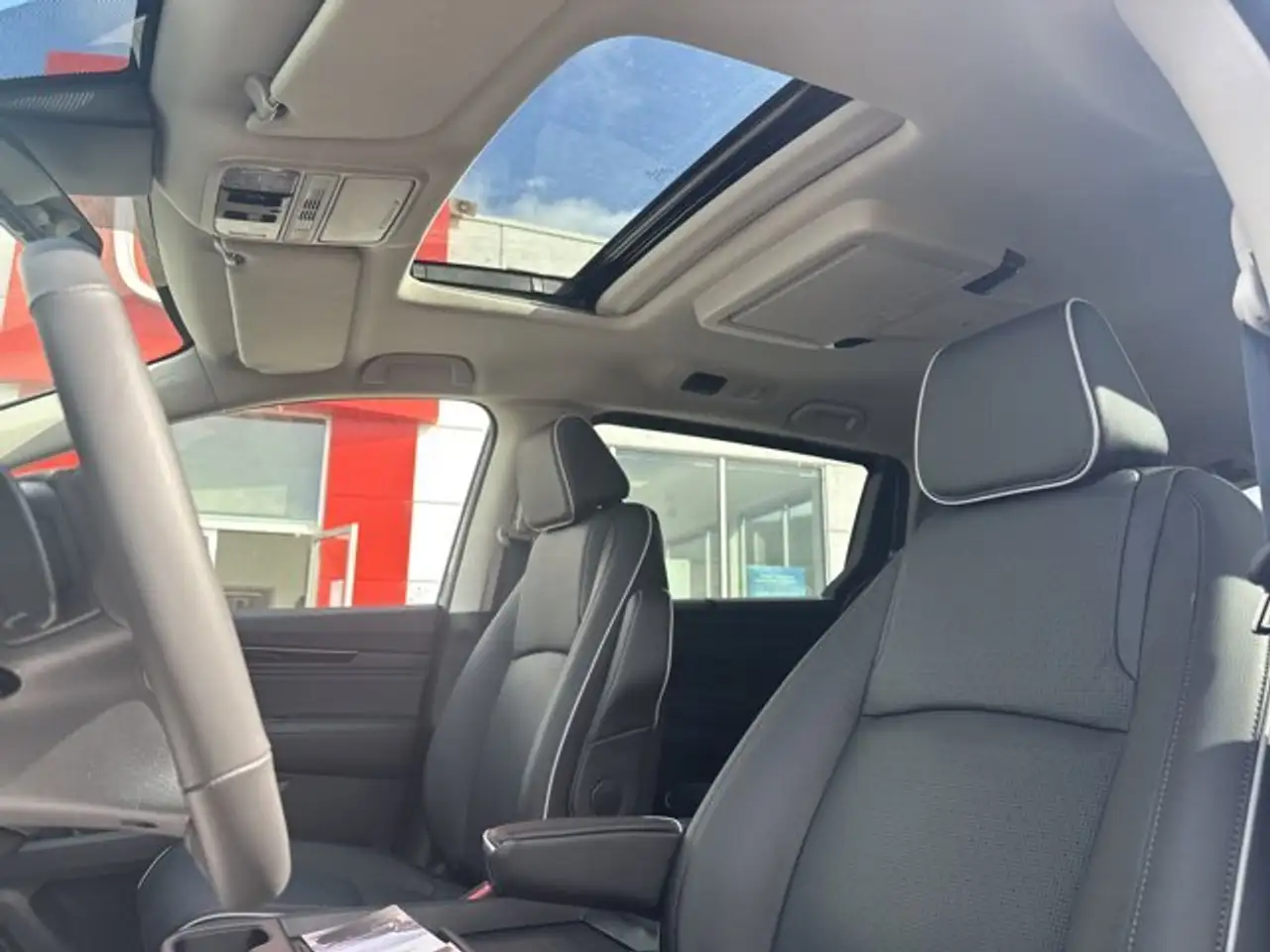 Honda Odyssey снимка Honda Odyssey