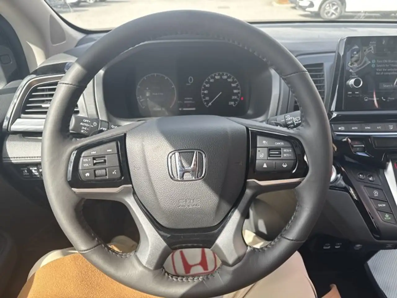Honda Odyssey снимка Honda Odyssey