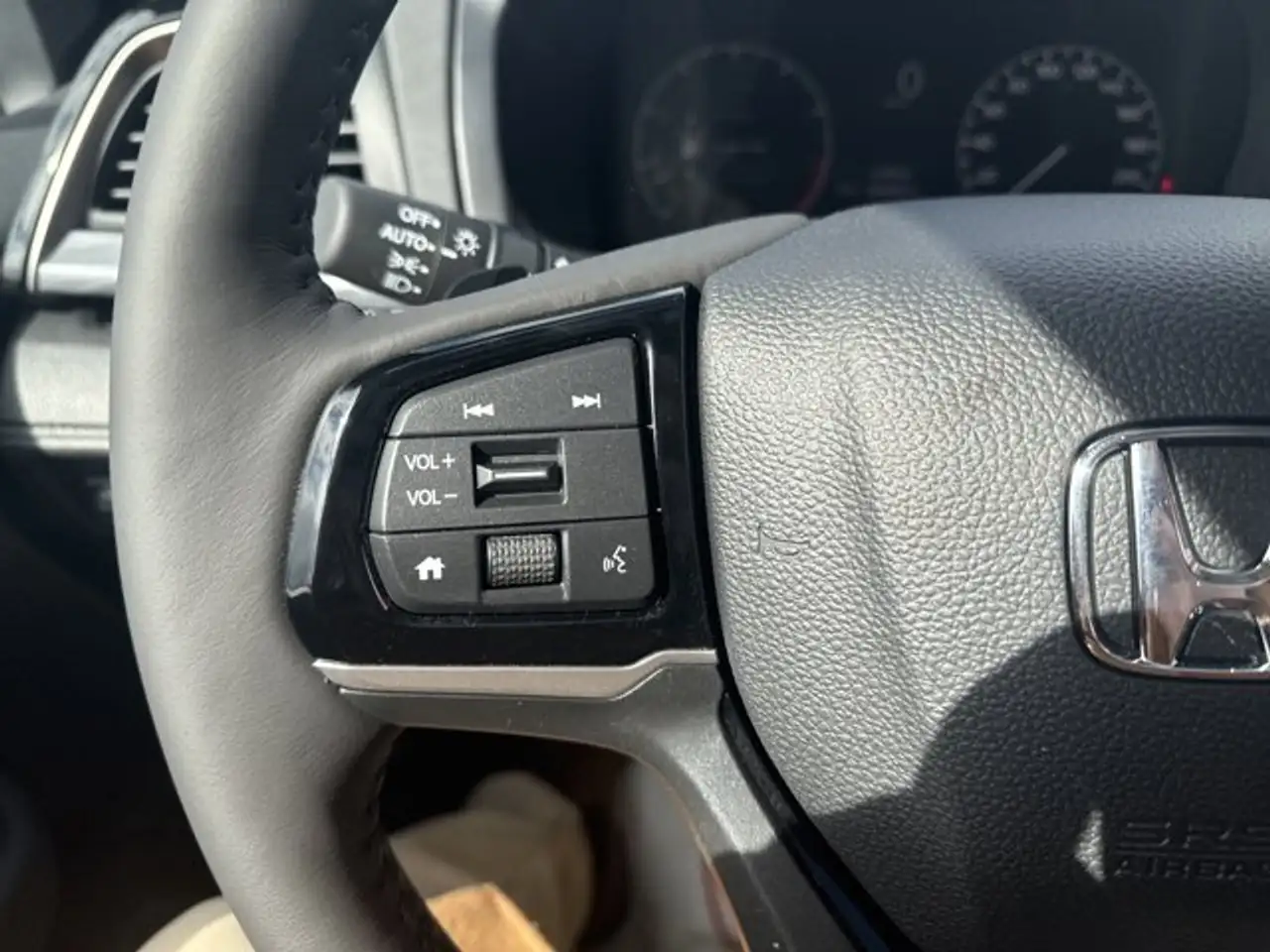 Honda Odyssey снимка Honda Odyssey