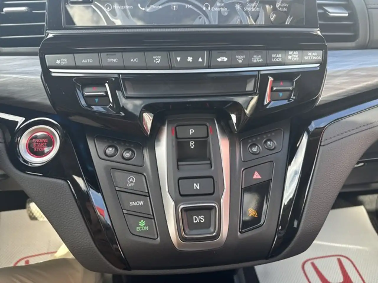 Honda Odyssey снимка Honda Odyssey