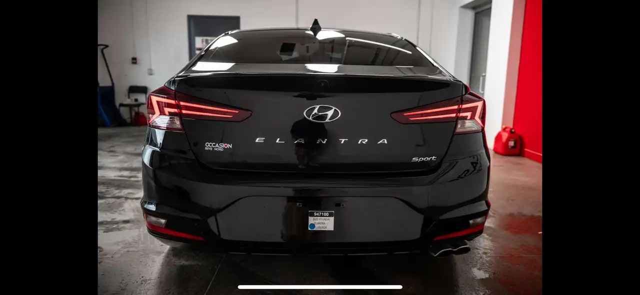 Hyundai ELANTRA fotografie Hyundai ELANTRA