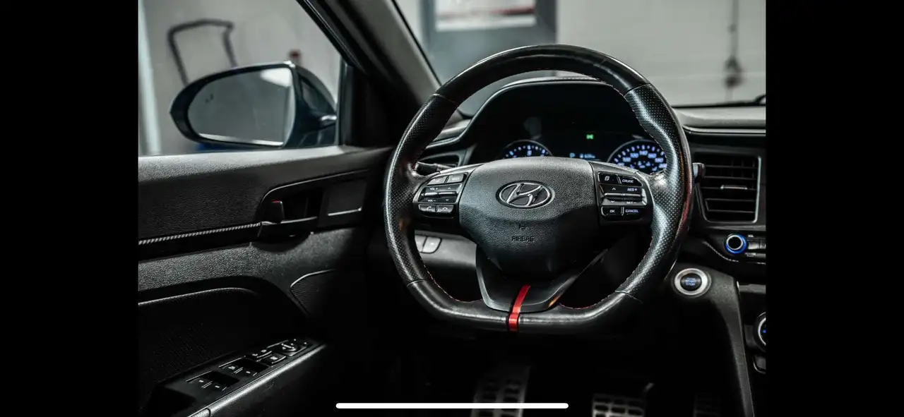 Hyundai ELANTRA fotografie Hyundai ELANTRA