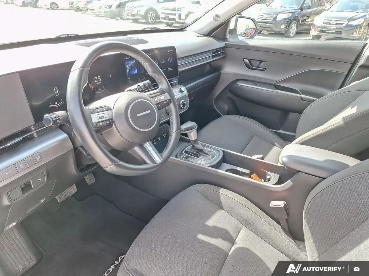 Hyundai KONA снимка Hyundai KONA