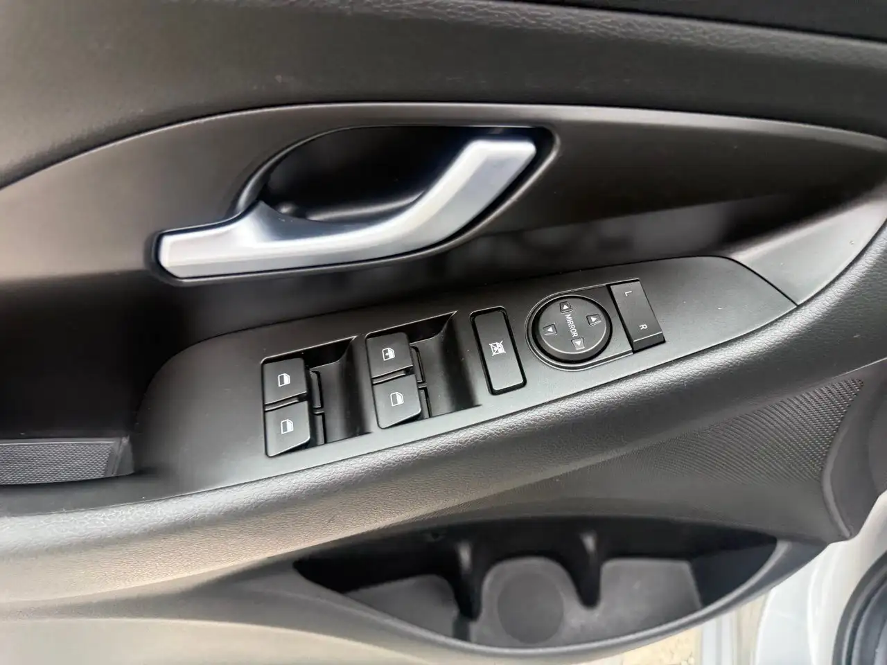 Hyundai ELANTRA снимка Hyundai ELANTRA