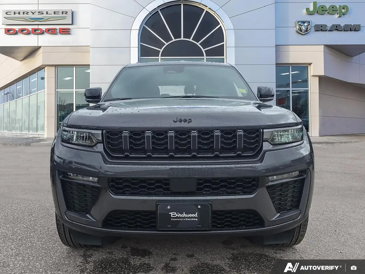 Jeep Grand Cherokee снимка Jeep Grand Cherokee