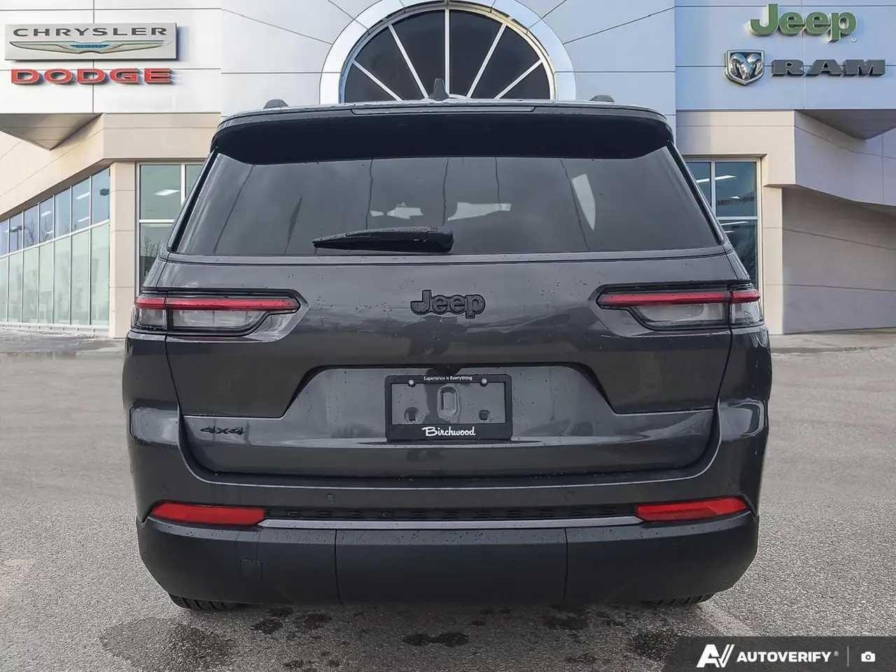 Jeep Grand Cherokee снимка Jeep Grand Cherokee