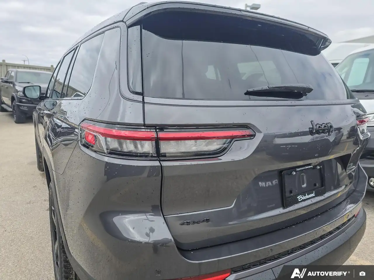 Jeep Grand Cherokee снимка Jeep Grand Cherokee