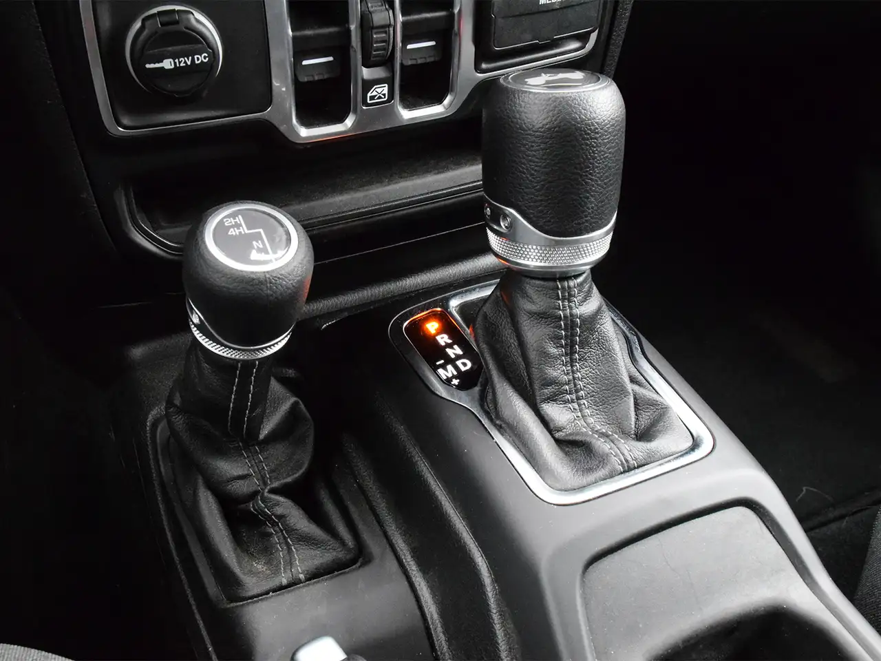 Jeep Wrangler photo Jeep Wrangler