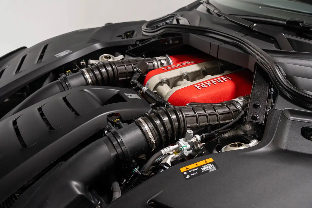 Ferrari Purosangue снимка Ferrari Purosangue