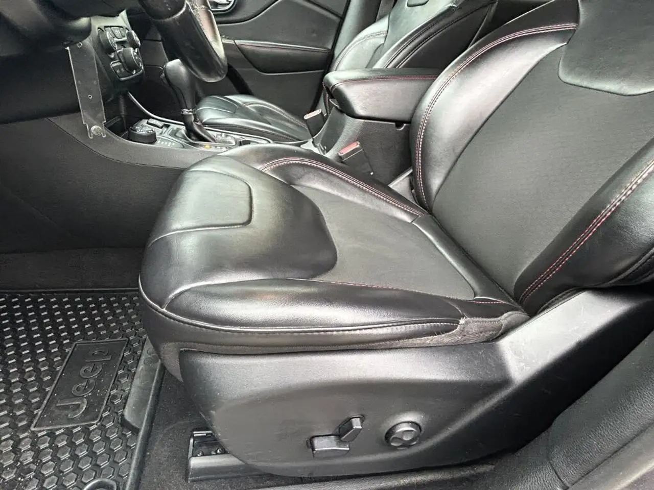Jeep Cherokee fotografie Jeep Cherokee