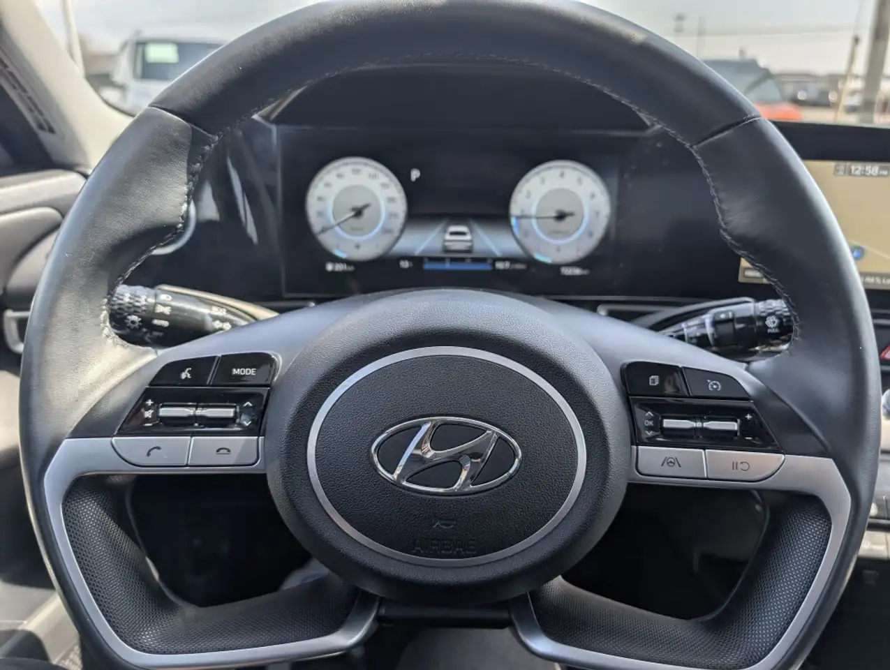 Hyundai ELANTRA снимка Hyundai ELANTRA