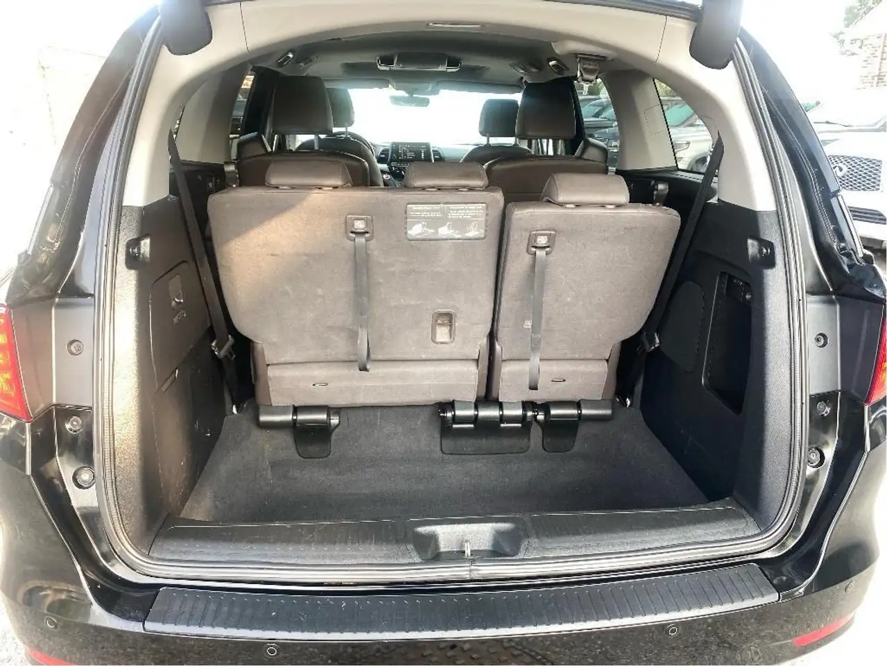 Honda Odyssey снимка Honda Odyssey