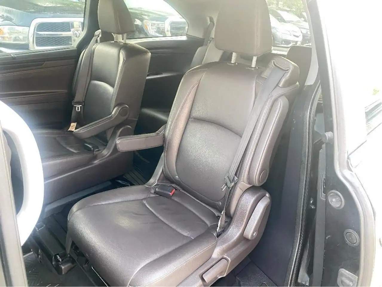 Honda Odyssey снимка Honda Odyssey