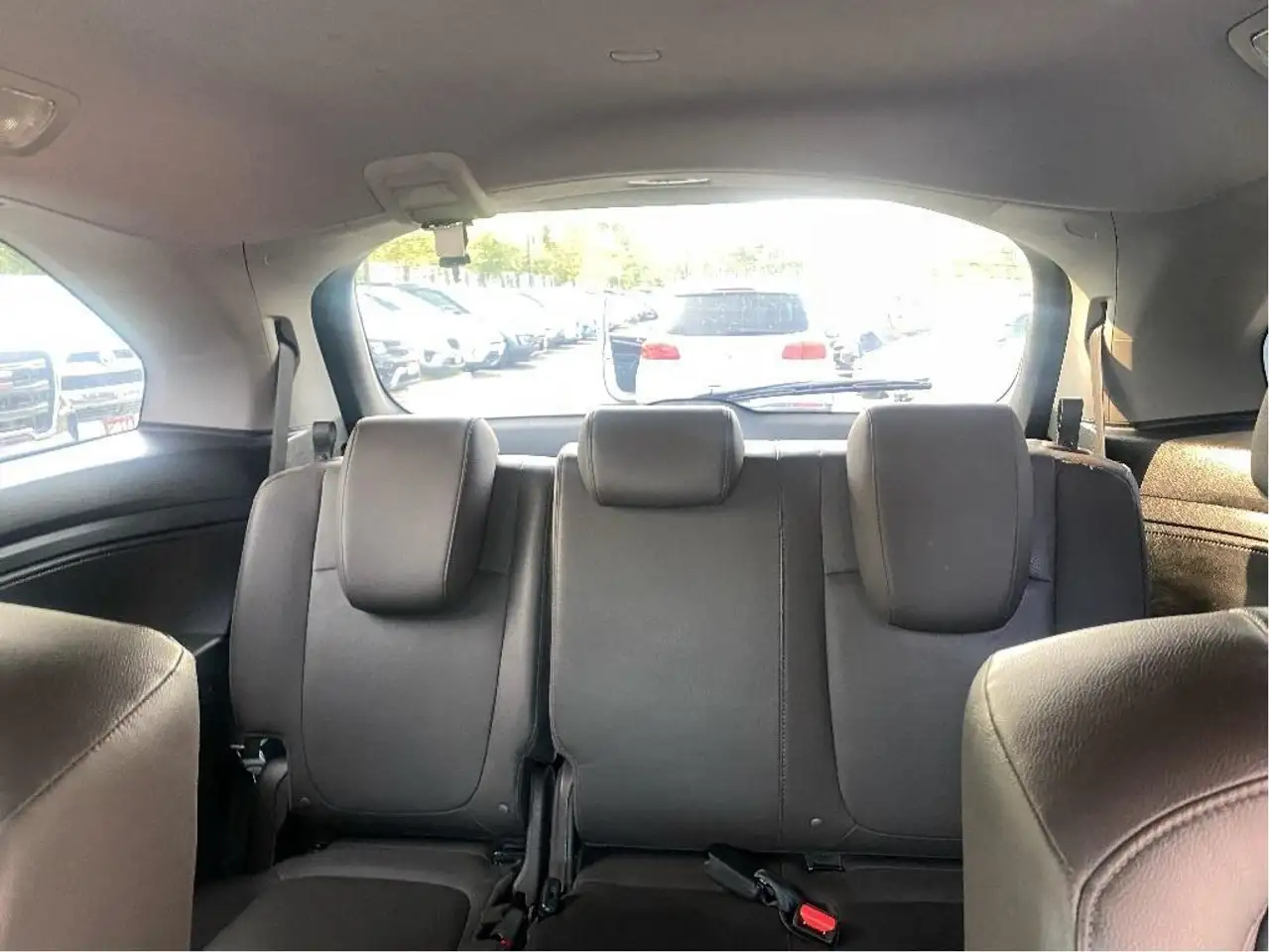 Honda Odyssey снимка Honda Odyssey