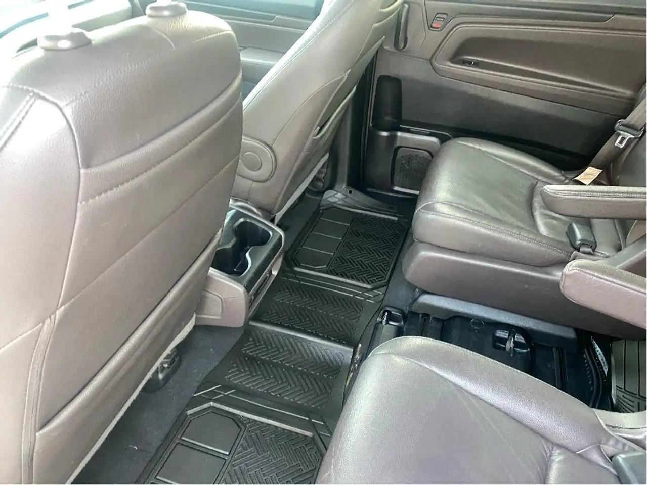 Honda Odyssey снимка Honda Odyssey