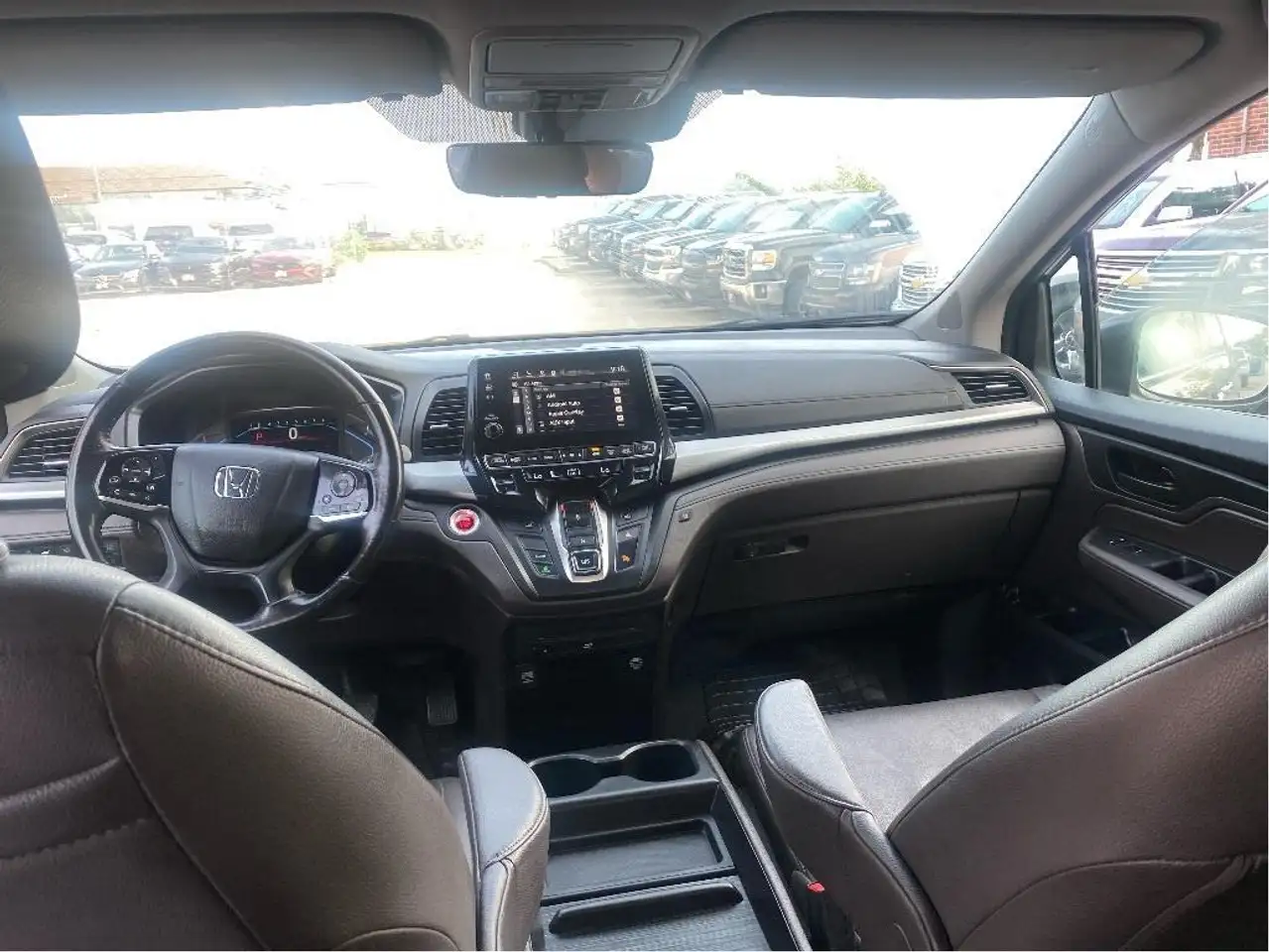 Honda Odyssey снимка Honda Odyssey