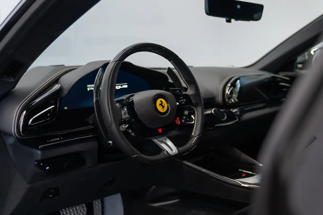 Ferrari Purosangue снимка Ferrari Purosangue
