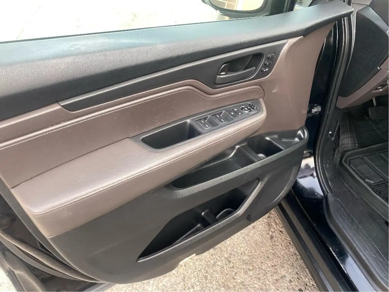 Honda Odyssey снимка Honda Odyssey
