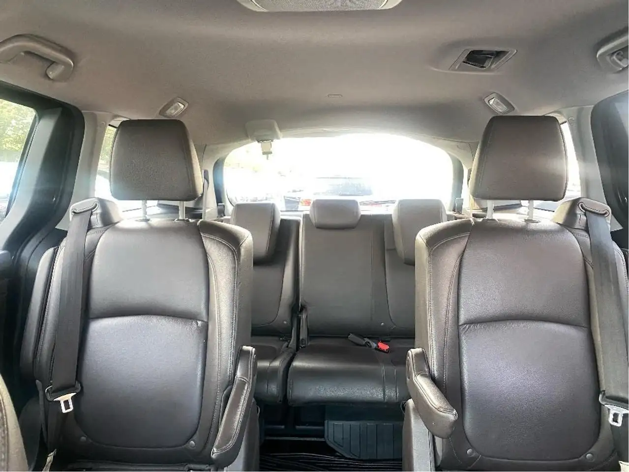 Honda Odyssey снимка Honda Odyssey