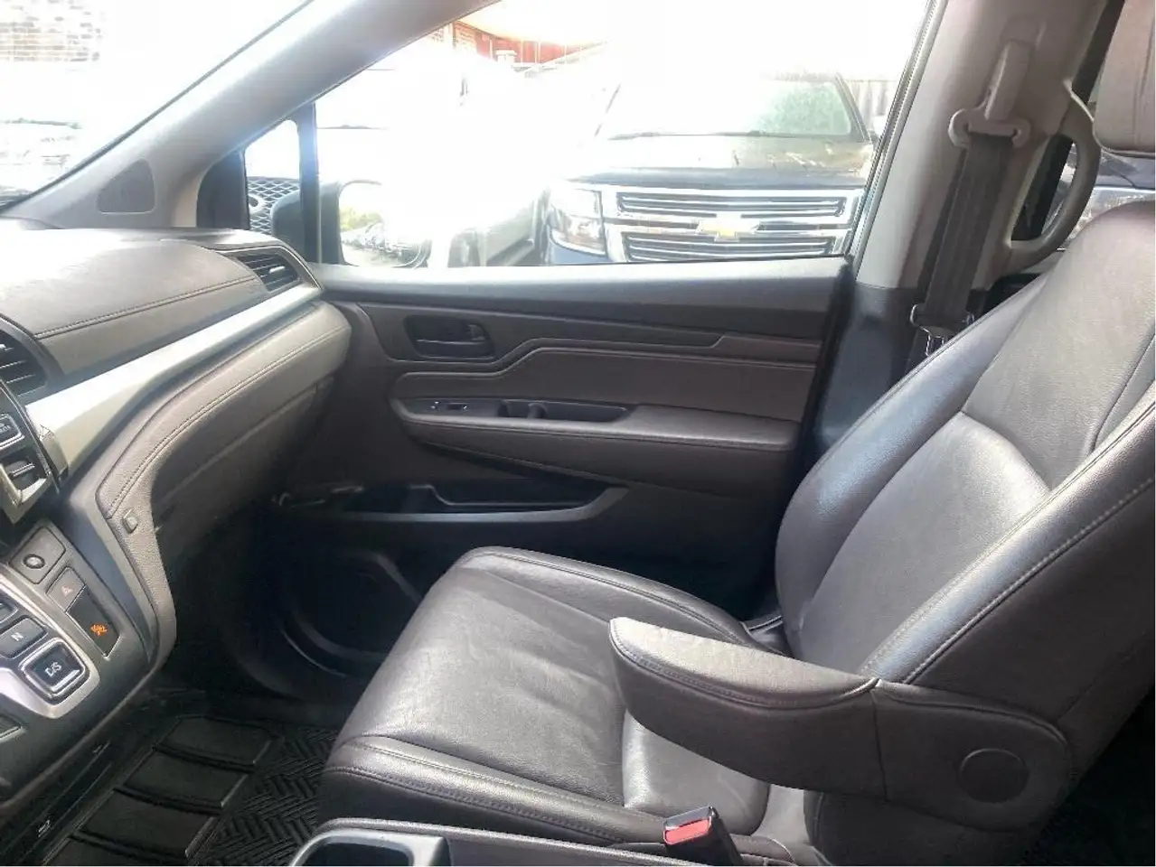 Honda Odyssey снимка Honda Odyssey