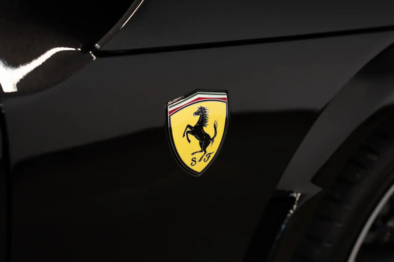 Ferrari Purosangue снимка Ferrari Purosangue