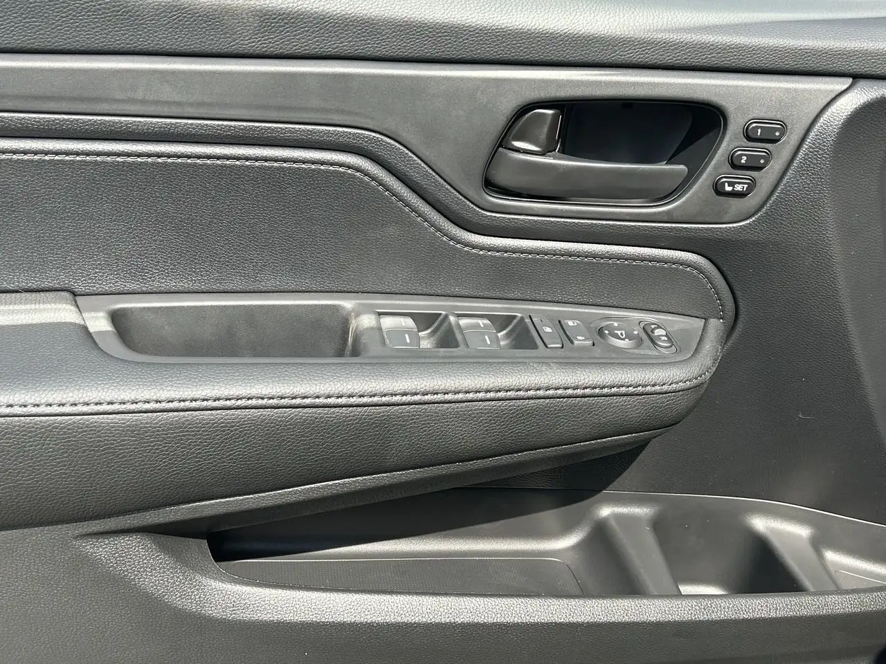 Honda Odyssey снимка Honda Odyssey