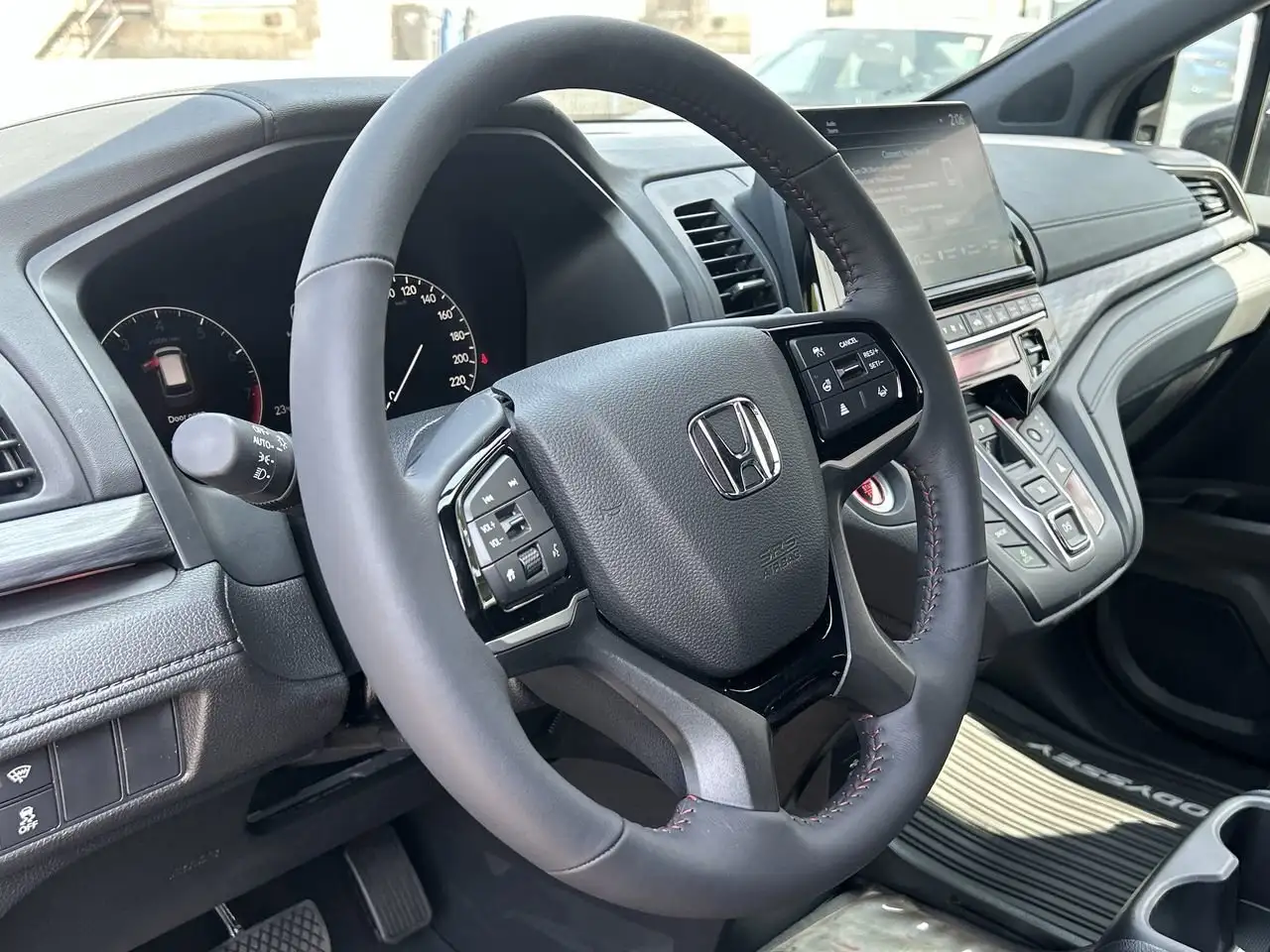 Honda Odyssey снимка Honda Odyssey