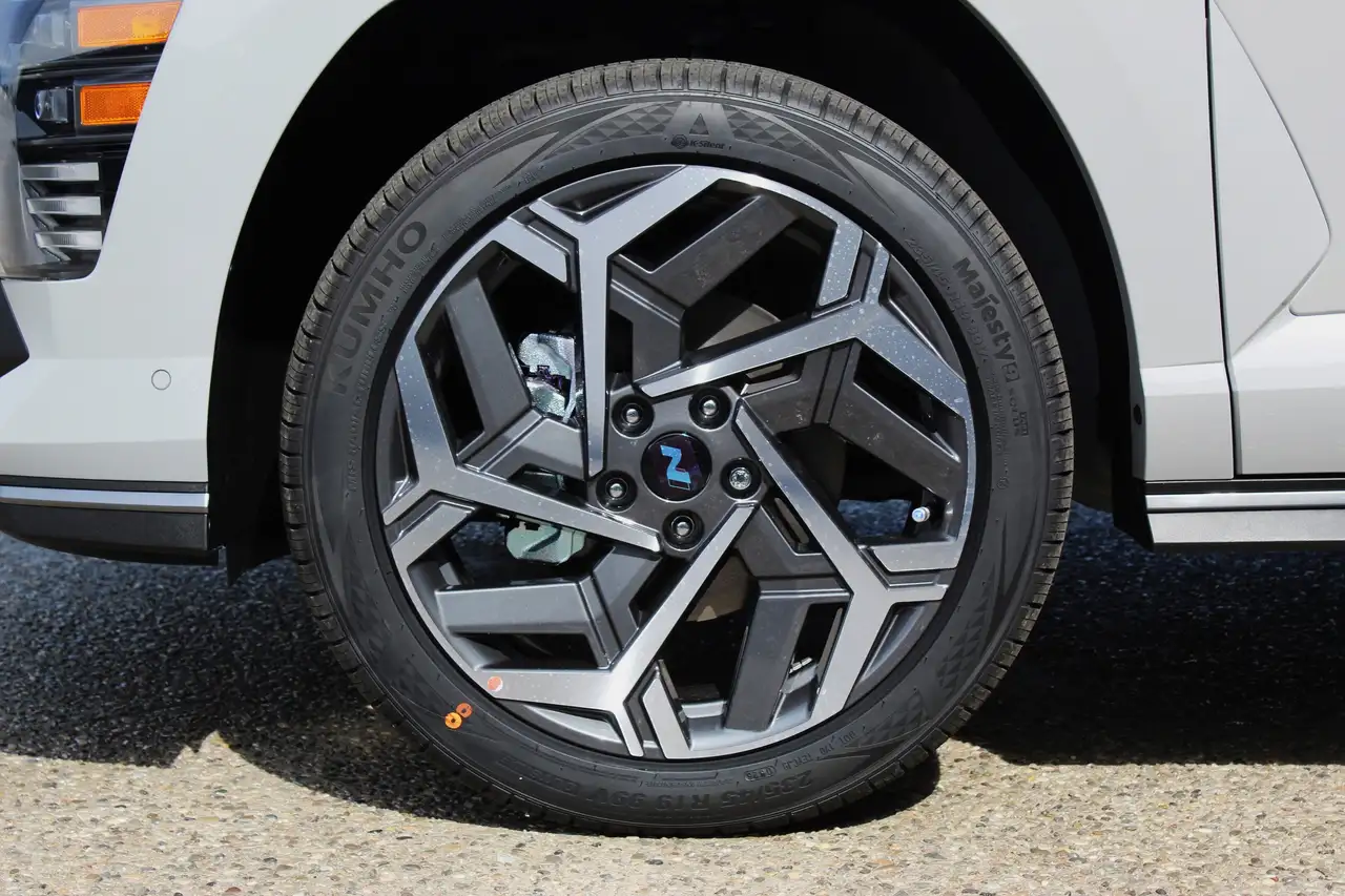 Hyundai KONA снимка Hyundai KONA