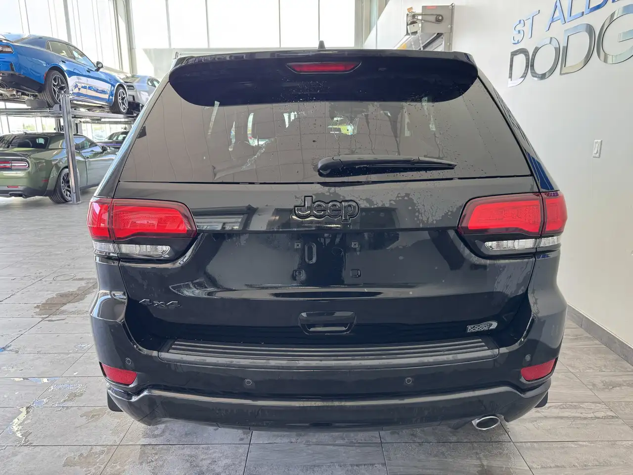 Jeep Grand Cherokee photo Jeep Grand Cherokee