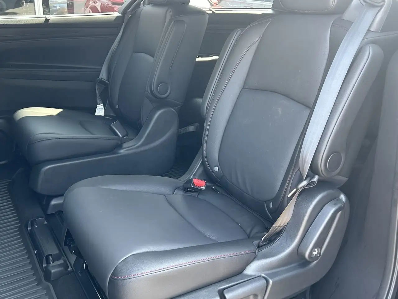 Honda Odyssey снимка Honda Odyssey