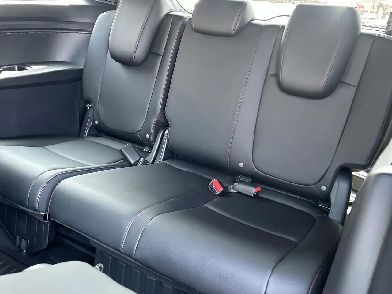 Honda Odyssey снимка Honda Odyssey