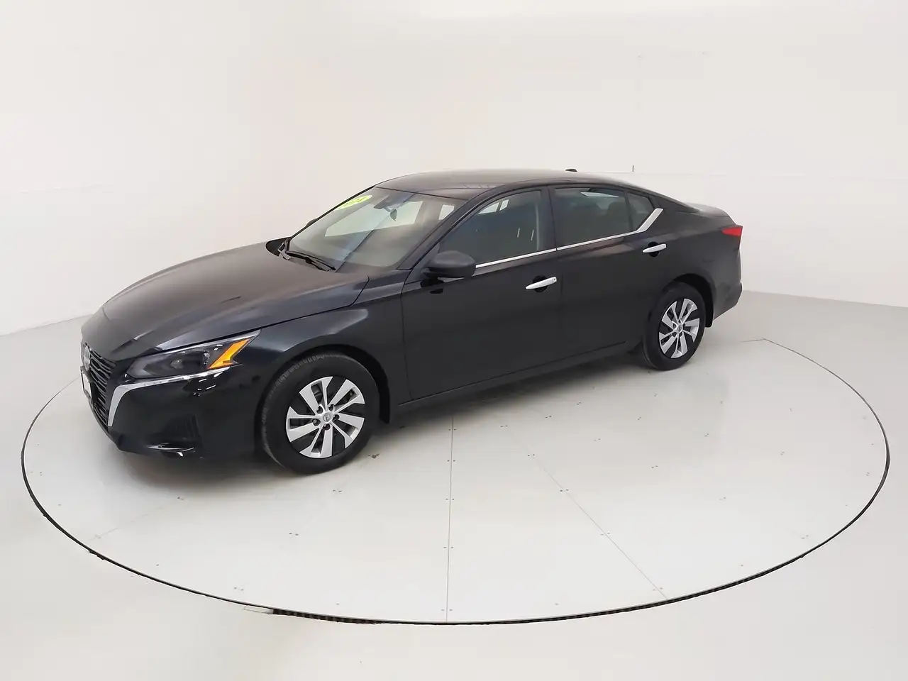 Nissan Altima снимка Nissan Altima