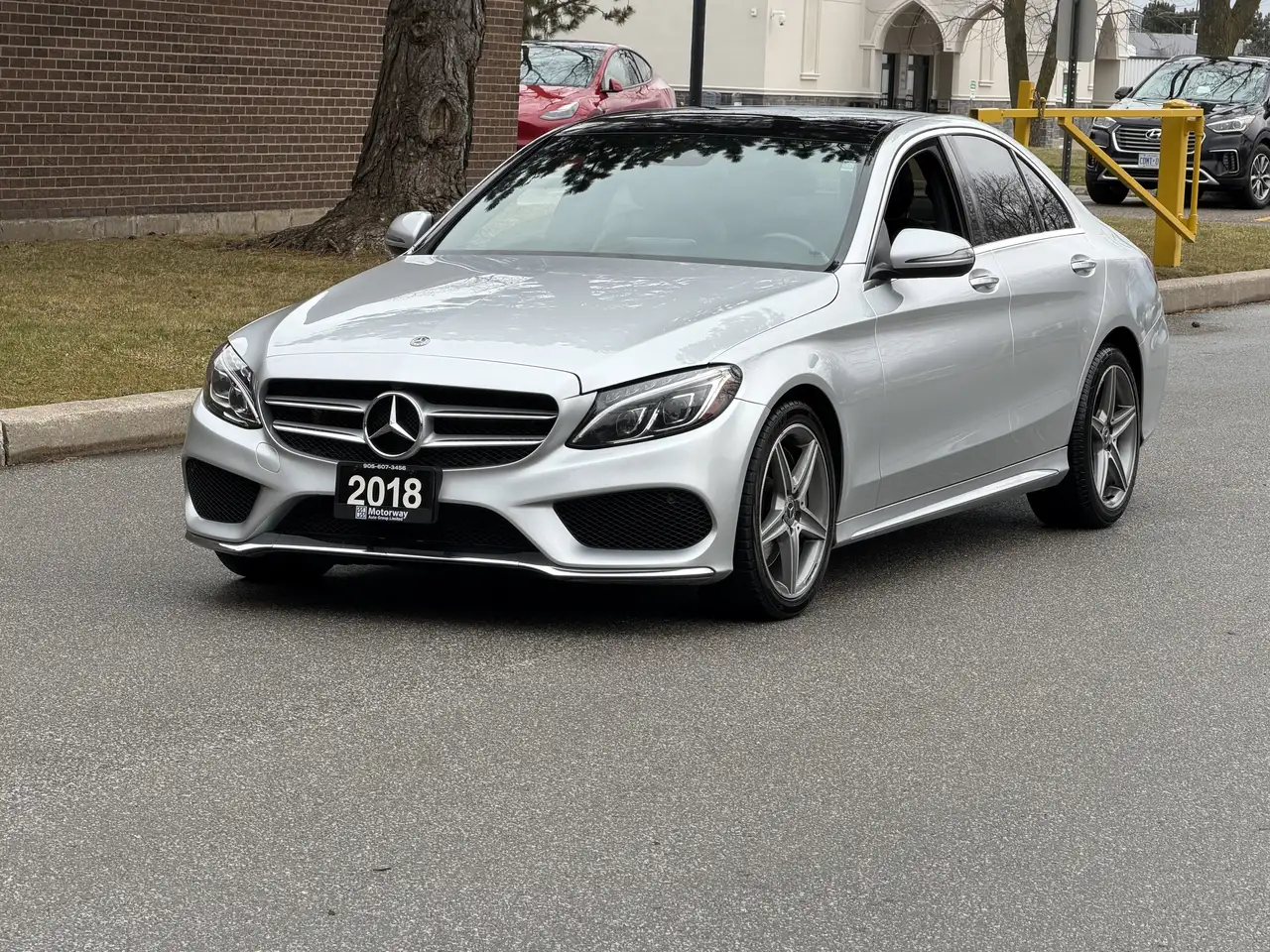 Mercedes-Benz C-Class снимка Mercedes-Benz C-Class