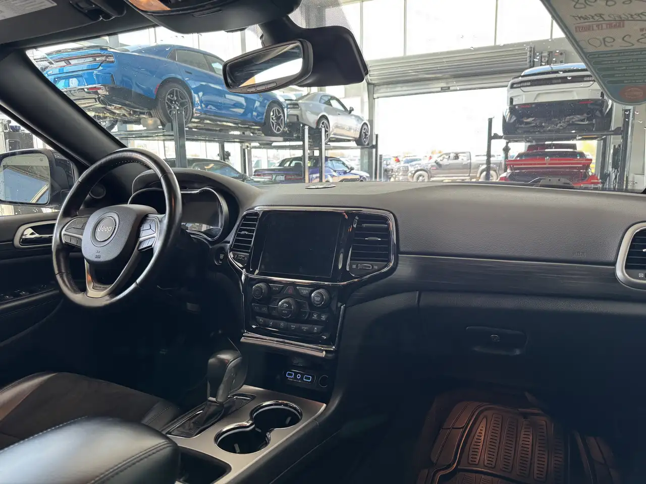 Jeep Grand Cherokee photo Jeep Grand Cherokee