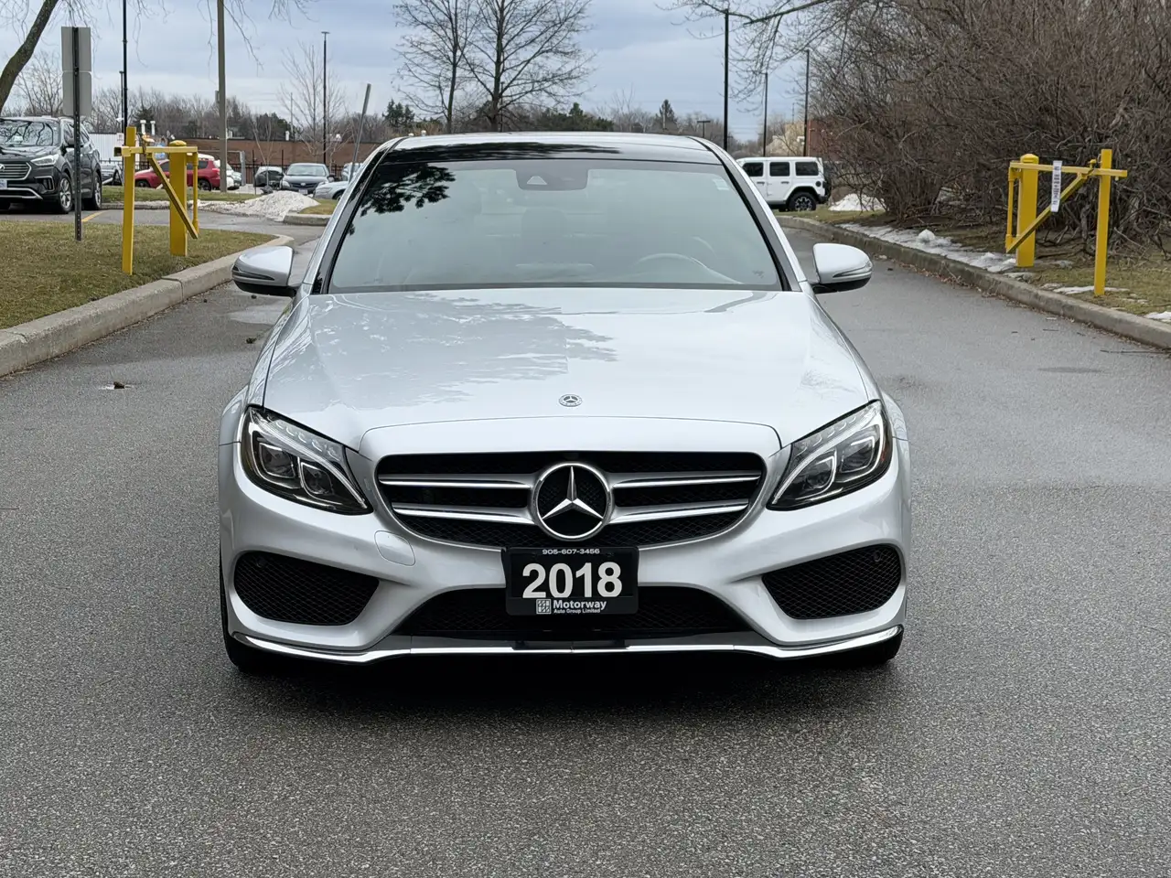 Mercedes-Benz C-Class снимка Mercedes-Benz C-Class