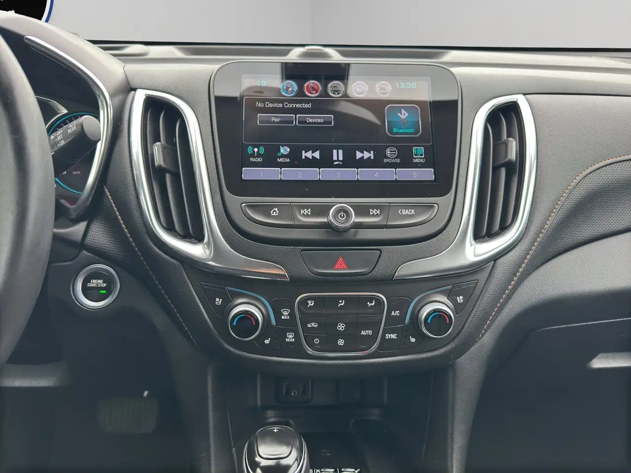 Chevrolet Equinox photo Chevrolet Equinox