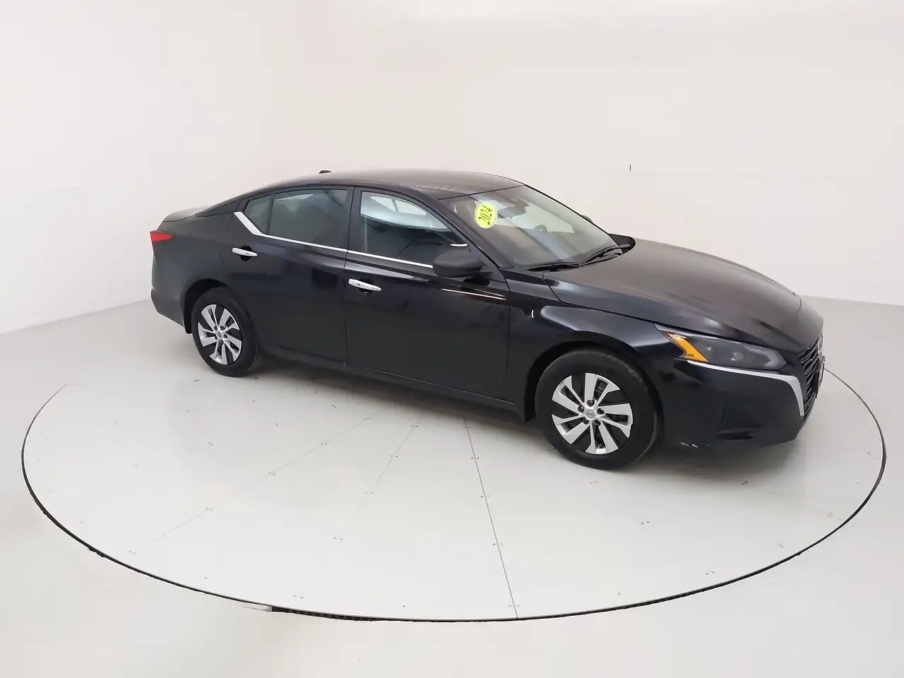 Nissan Altima снимка Nissan Altima