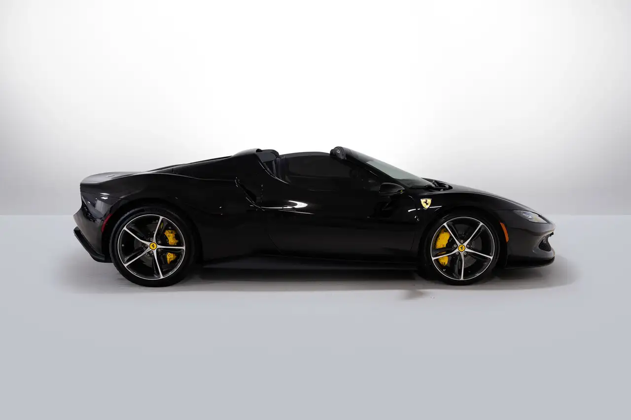 Ferrari 296 GTS photo Ferrari 296 GTS