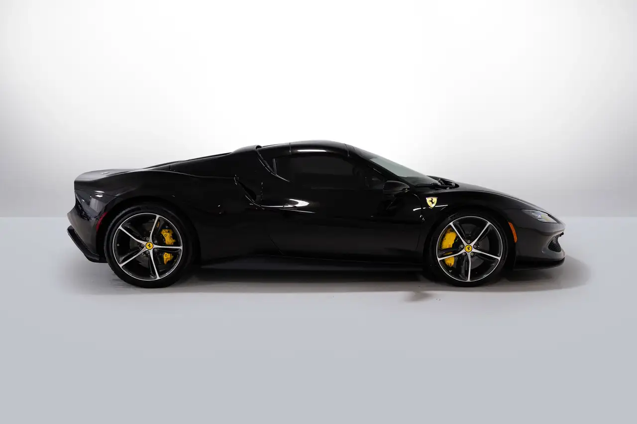Ferrari 296 GTS photo Ferrari 296 GTS