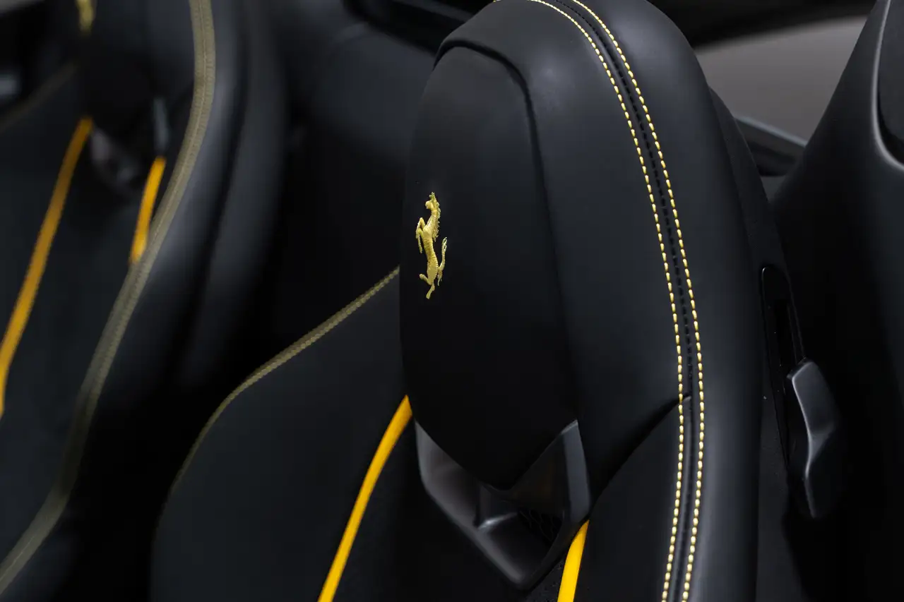 Ferrari 296 GTS photo Ferrari 296 GTS