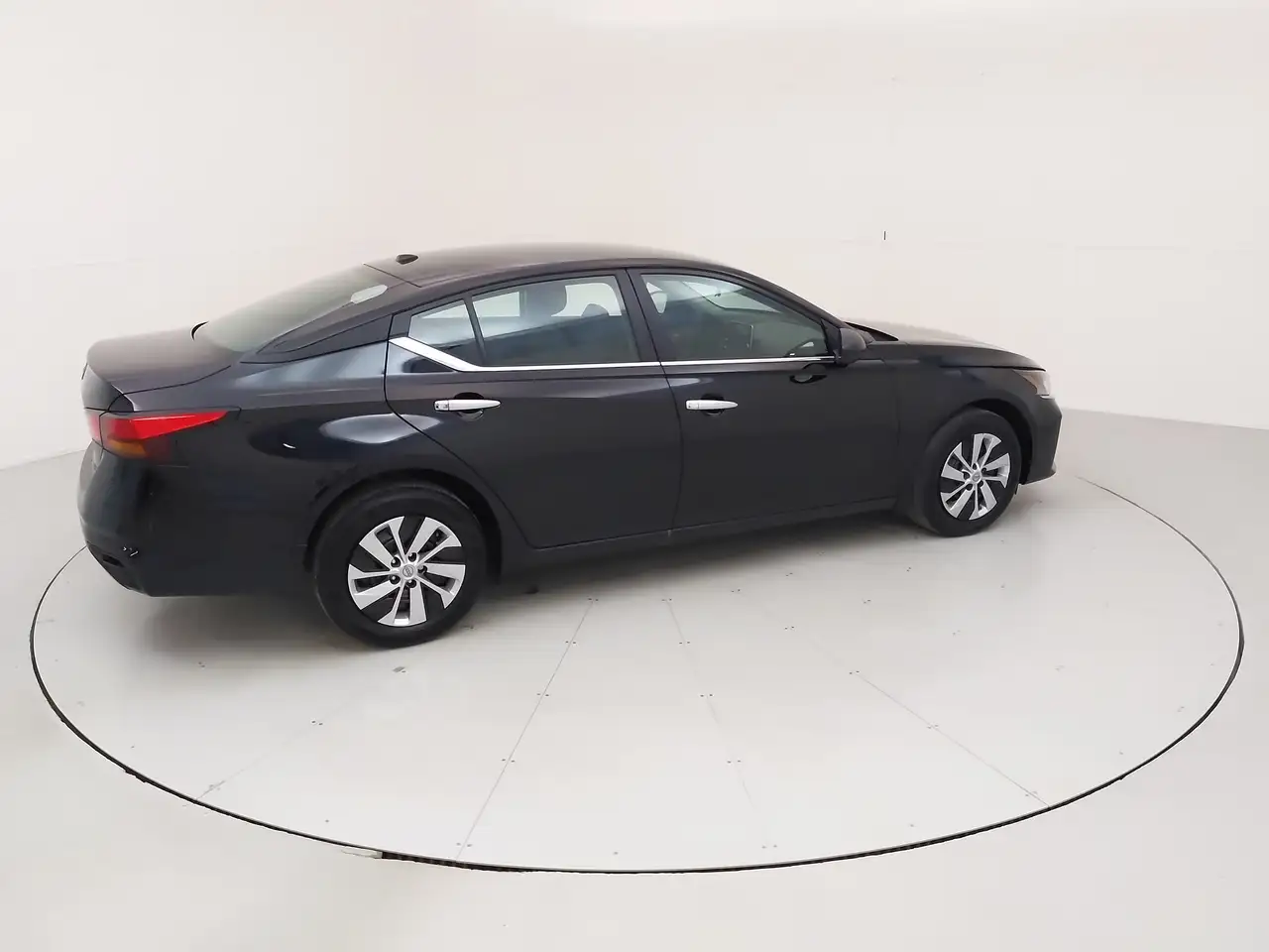 Nissan Altima снимка Nissan Altima