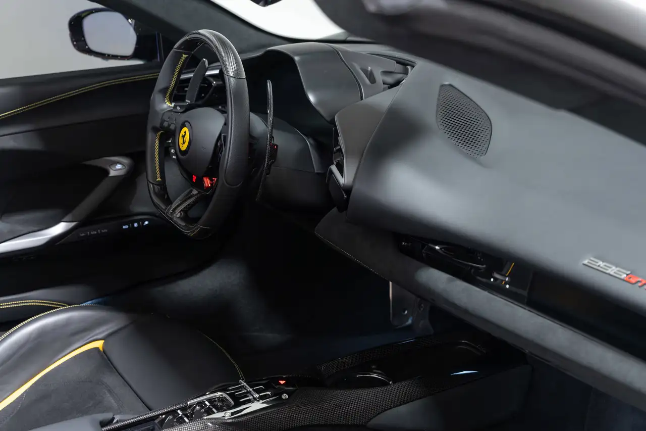Ferrari 296 GTS photo Ferrari 296 GTS