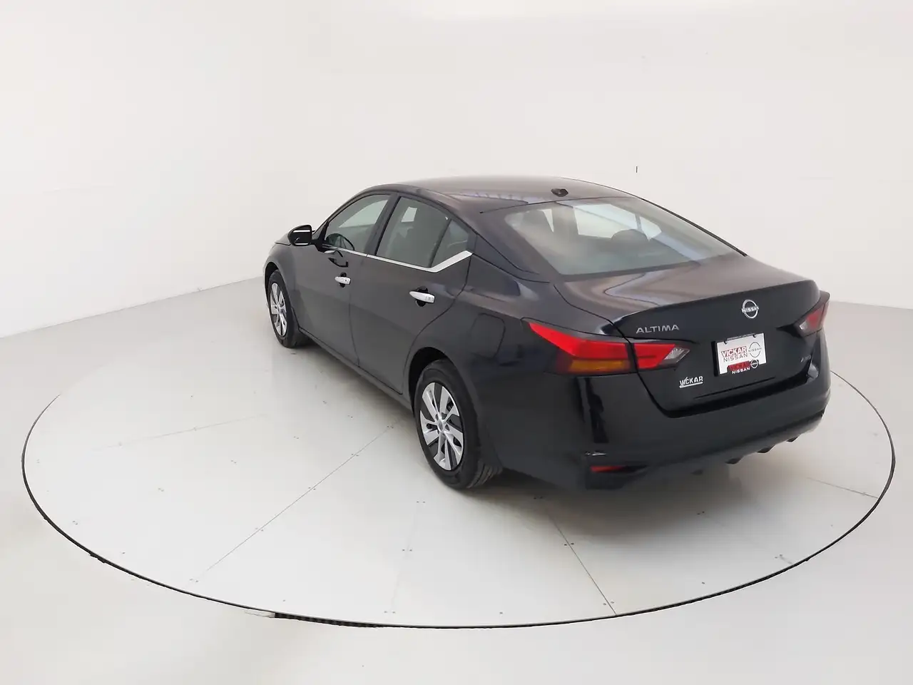 Nissan Altima снимка Nissan Altima