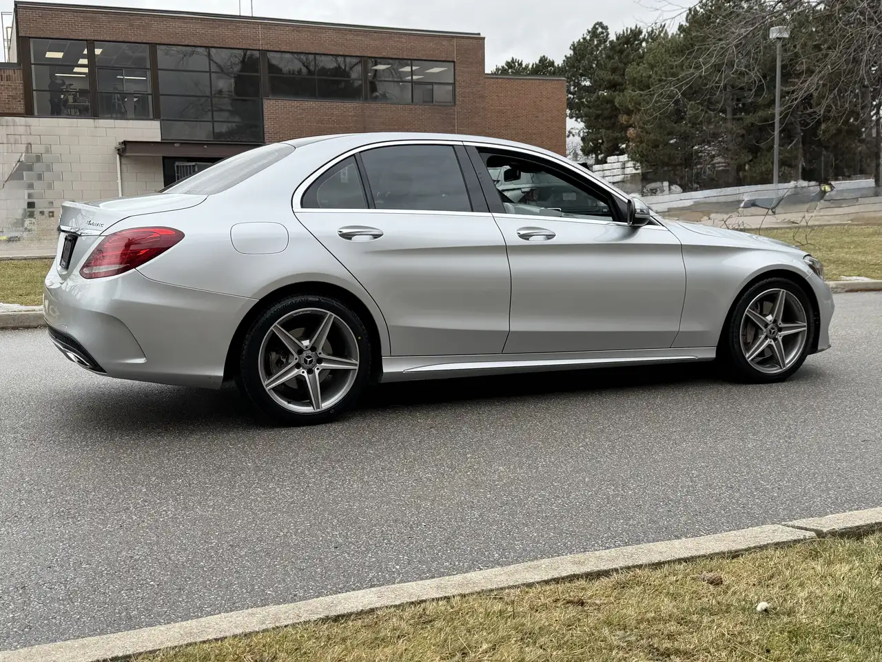 Mercedes-Benz C-Class снимка Mercedes-Benz C-Class