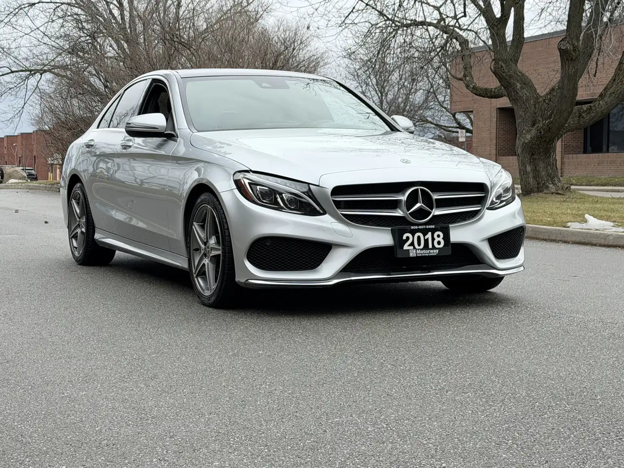 Mercedes-Benz C-Class снимка Mercedes-Benz C-Class