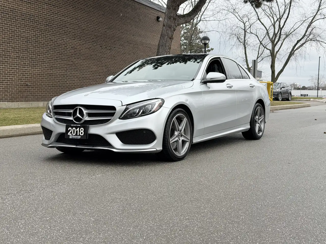Mercedes-Benz C-Class снимка Mercedes-Benz C-Class