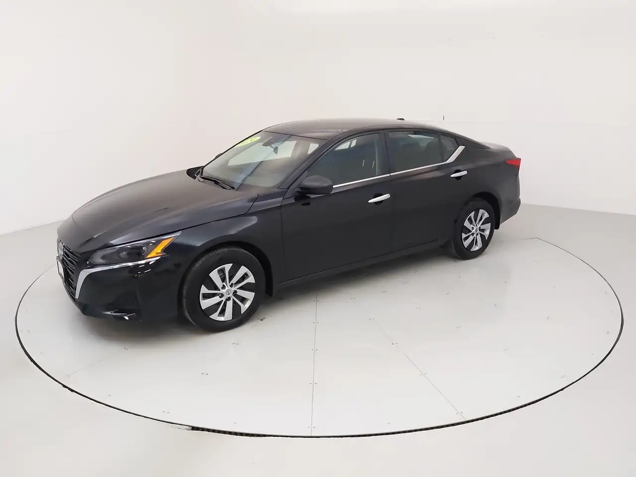 Nissan Altima снимка Nissan Altima